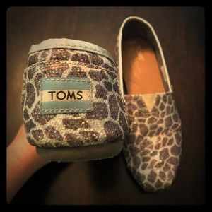 Toms